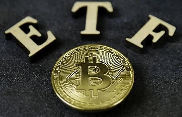 比特币迎来关键突破！业内人士透露ETF审批时间表引发市场震动