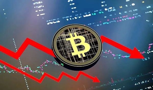 数字货币市场迎来关键博弈期：BTC与ETH的三角突破机会
